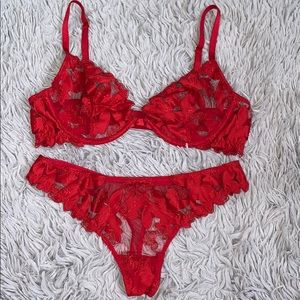 Victoria’s Secret lace lingerie set